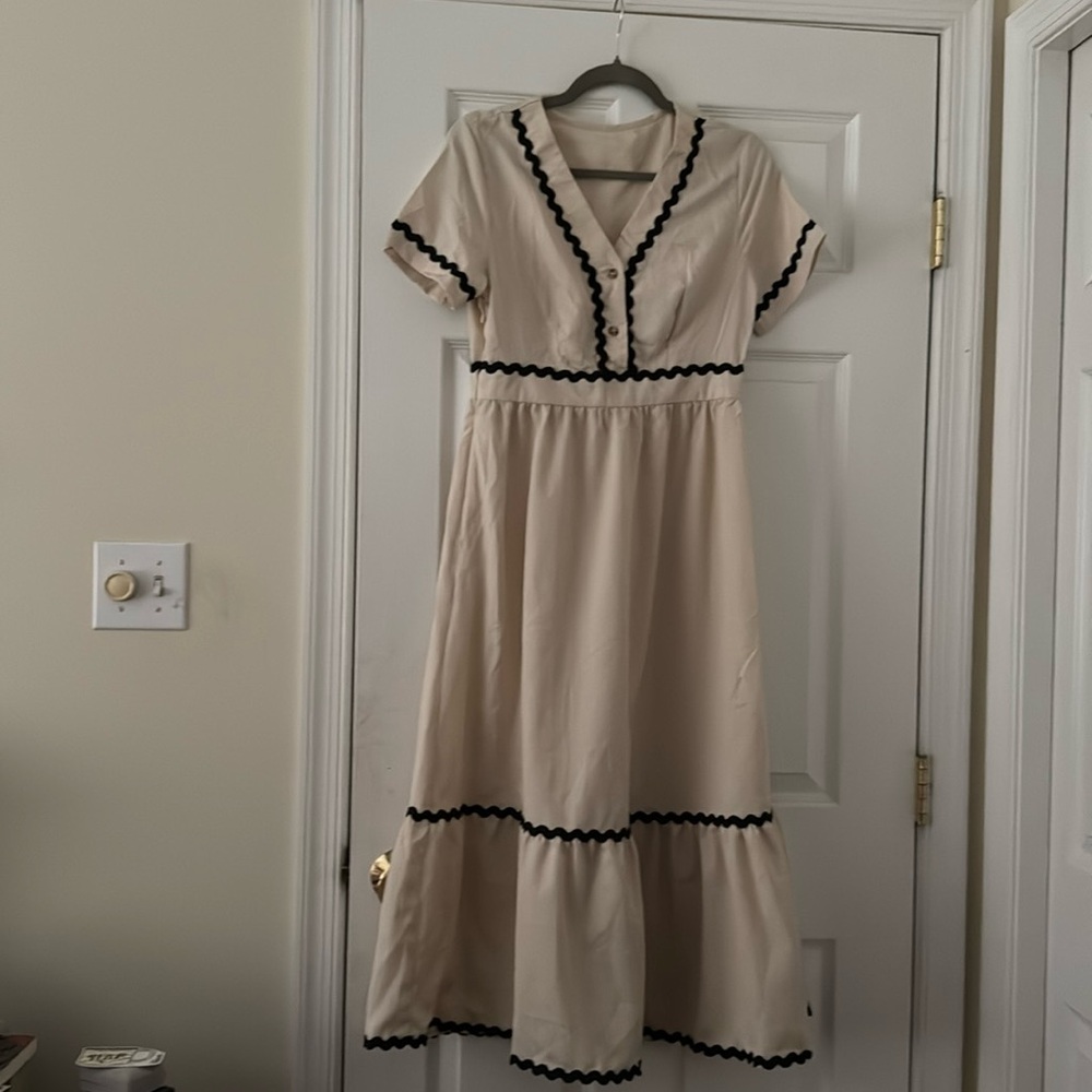 Elegant Cream Sleeveless Dress